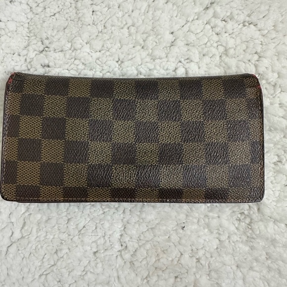 Authentic Louis Vuitton Damier wallet - Picture 2 of 13